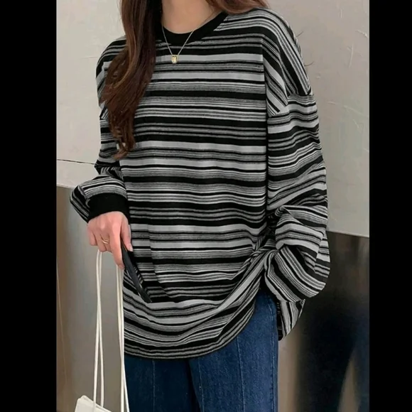 Contrast Color Long Sleeve - Picture 2 of 8